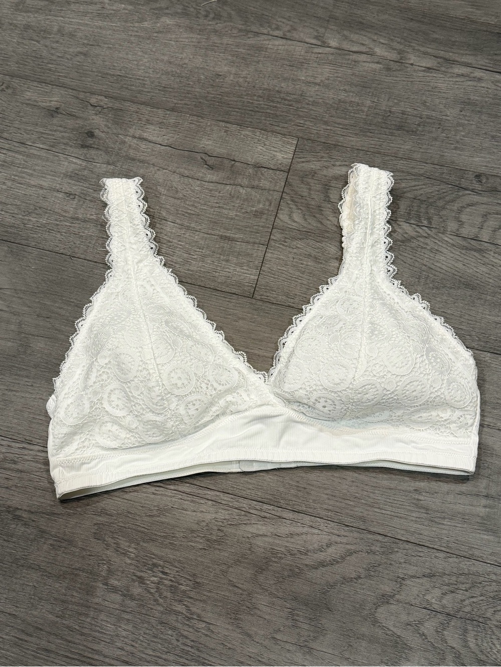 SO White Lace Wireless Bralette